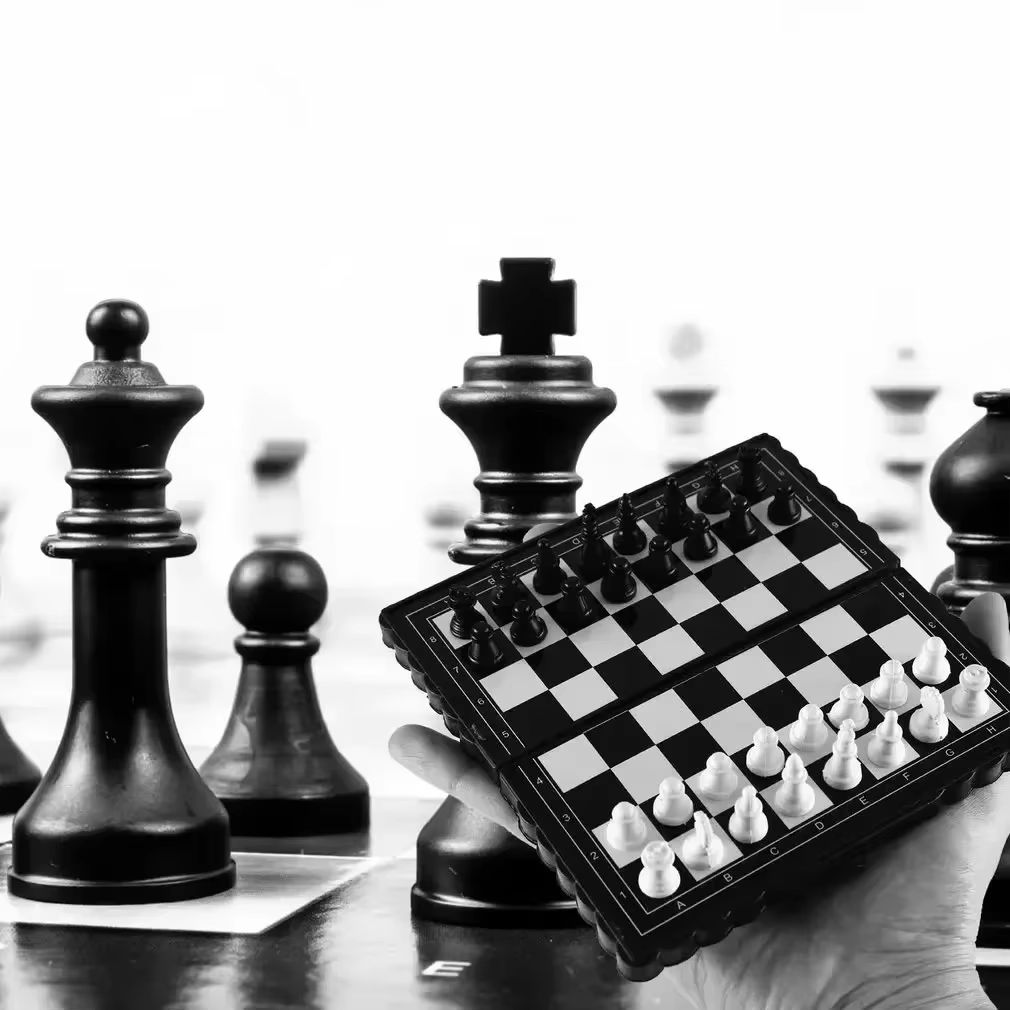1Pc Mini Magnetic  Chess Set   - Kids Toys And Games recension och pris